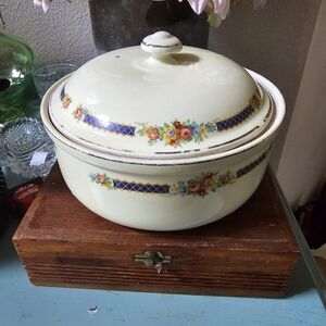 Vintage Hall Superier casserole dish